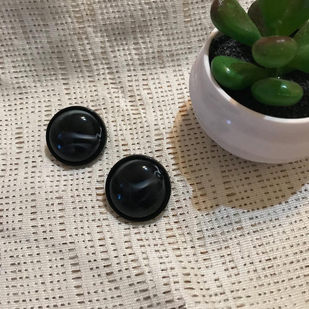 🖤 Black earrings